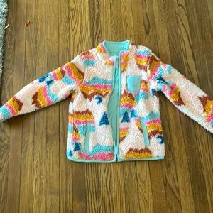 this is a very soft jacket that hasn’t been worn and is in VERY good condition!!